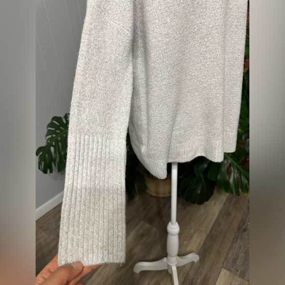 🛍️ French Connection Cozy Extra long Cowl-neck sweater size medium silver gray - Picture 3 of 9